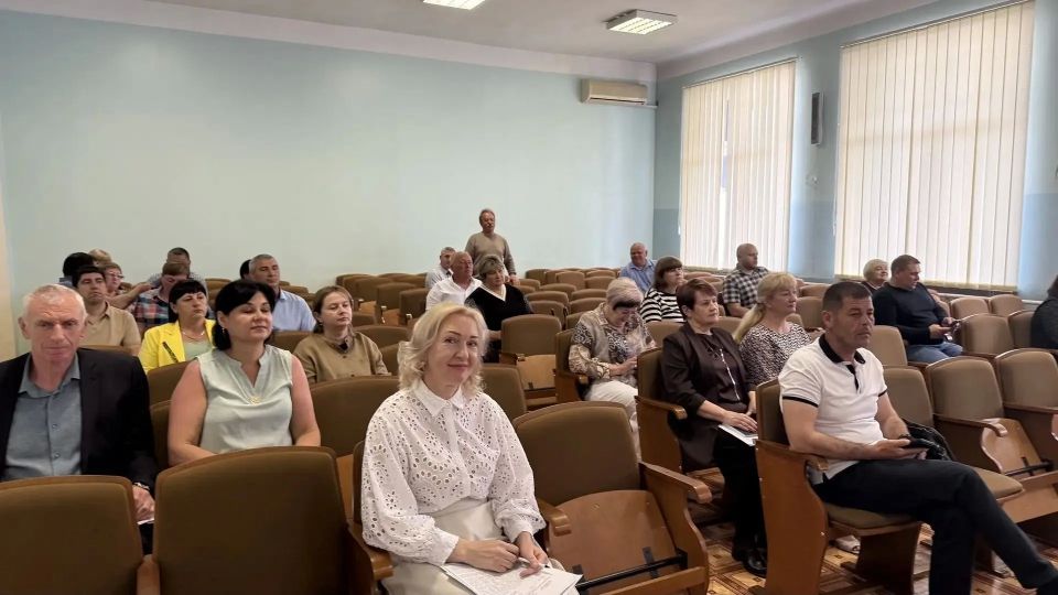Первый заместитель главы администрации Советского района Валентина Орехова провела аппаратное совещание по социально значимым вопросам района с руководителями структурных подразделений администрации, районного совета... Первый заместитель главы администрации Советского района Валентина Орехова провела аппаратное совещание по социально значимым вопросам района с руководителями структурных подразделений администрации, районного совета...