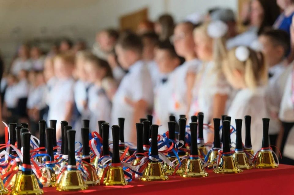 Сегодня «Последний звонок» звучит по всей стране – и в наших ялтинских школах тоже