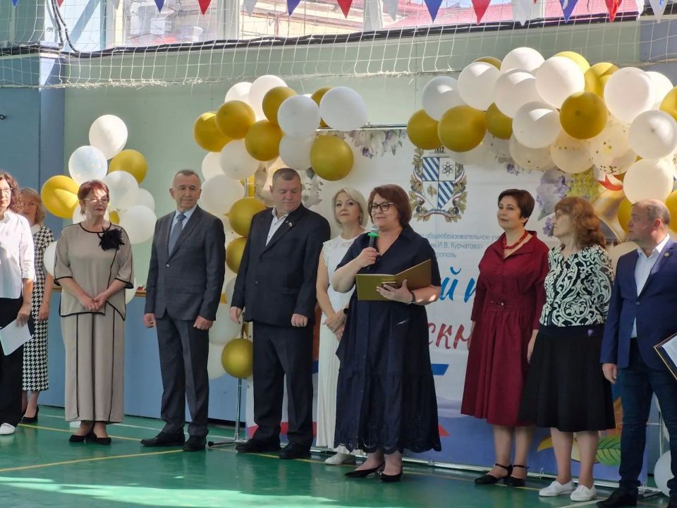 «Вам вершить историю нашей страны»