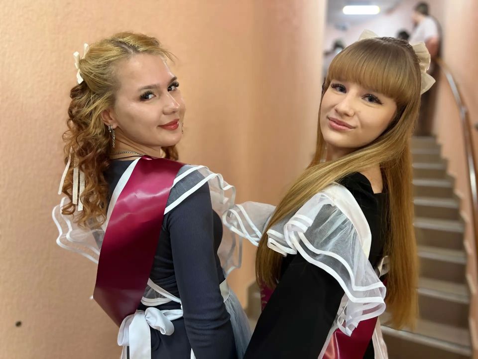 Дорогие выпускники, уважаемые учителя и заботливые родители! Дорогие выпускники, уважаемые учителя и заботливые родители!