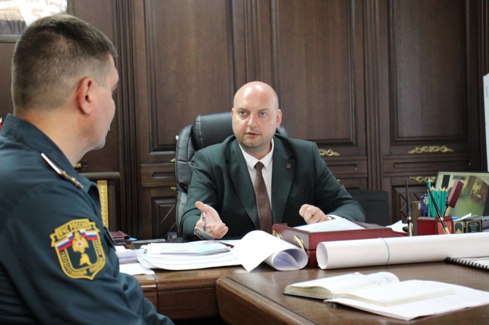 Иван Кошель: Встретился с руководителями Отдела надзорной деятельности по Керчи Управления надзорной деятельности и профилактической работы ГУ МЧС России по Республике Крым Иван Кошель: Встретился с руководителями Отдела надзорной деятельности по Керчи Управления надзорной деятельности и профилактической работы ГУ МЧС России по Республике Крым