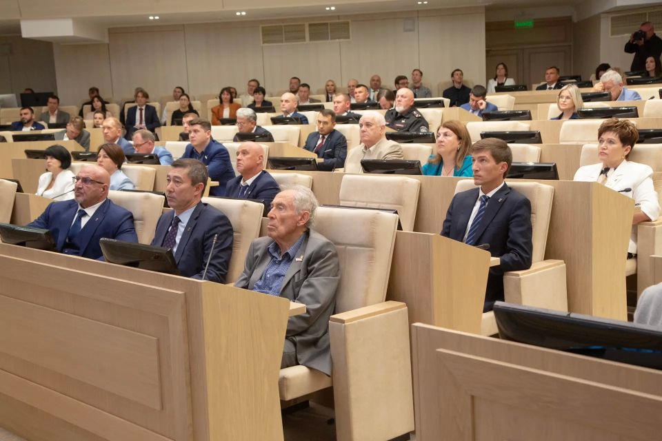 Заседание четвёртой сессии третьего созыва Государственного Совета Республики Крым