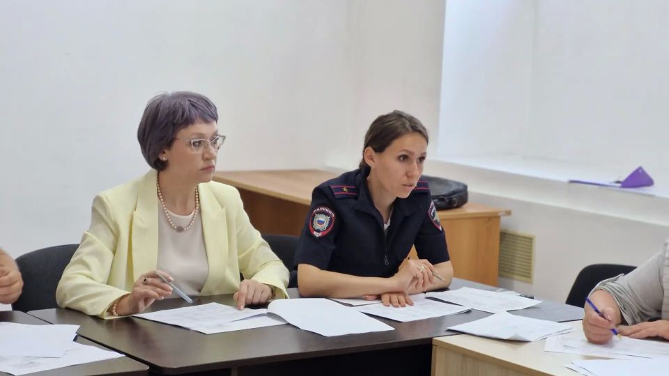 Сотрудники севастопольской полиции организовали рабочее совещание в преддверии Общероссийской акции «Время НЕзависимых» Сотрудники севастопольской полиции организовали рабочее совещание в преддверии Общероссийской акции «Время НЕзависимых»