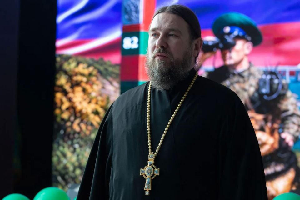 Владимир Константинов: Поздравил личный состав и ветеранов Пограничного управления ФСБ России по Республике Крым с наступающим Днем пограничника Владимир Константинов: Поздравил личный состав и ветеранов Пограничного управления ФСБ России по Республике Крым с наступающим Днем пограничника