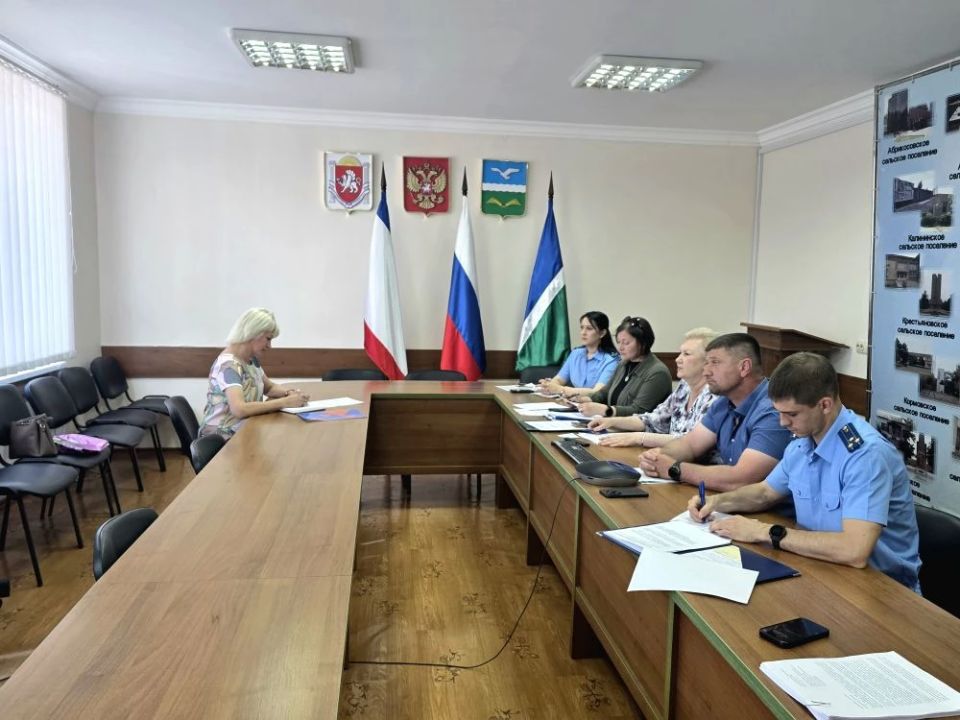 Состоялось совместное заседание рабочей группы Межведомственной комиссии Республики Крым по противодействию нелегальной занятости и муниципального образования Первомайский район Республики Крым