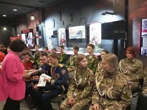 Антон Кравец: Начальник архивного отдела (муниципального архива) администрации Нижнегорского района Асие Сейтумерова и главный специалист Анна Семенко выступили экспертами на этапе тестов «Страницы истории Отечества»... Антон Кравец: Начальник архивного отдела (муниципального архива) администрации Нижнегорского района Асие Сейтумерова и главный специалист Анна Семенко выступили экспертами на этапе тестов «Страницы истории Отечества»...