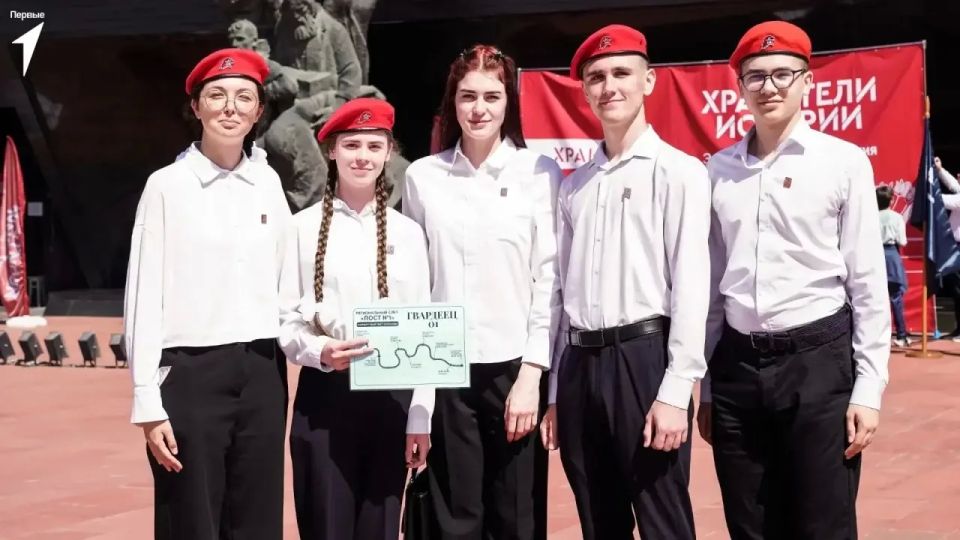 Антон Кравец: Начальник архивного отдела (муниципального архива) администрации Нижнегорского района Асие Сейтумерова и главный специалист Анна Семенко выступили экспертами на этапе тестов «Страницы истории Отечества»...
