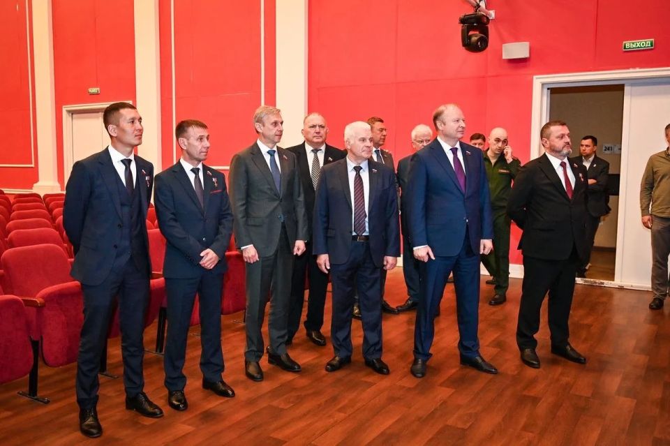 Юрий Нимченко: Вчера в составе делегации Комитета Совета Федерации по обороне и безопасности под руководством Владимира Ивановича Булавина прибыли в Республику Карелия с рабочим визитом Юрий Нимченко: Вчера в составе делегации Комитета Совета Федерации по обороне и безопасности под руководством Владимира Ивановича Булавина прибыли в Республику Карелия с рабочим визитом