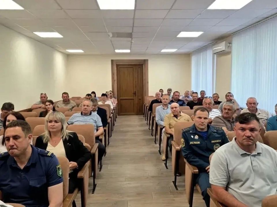 В преддверии важнейшей страды — уборки зерновых урожая 2026 года — в Первомайском районе прошло стратегическое рабочее совещание с аграриями В преддверии важнейшей страды — уборки зерновых урожая 2026 года — в Первомайском районе прошло стратегическое рабочее совещание с аграриями