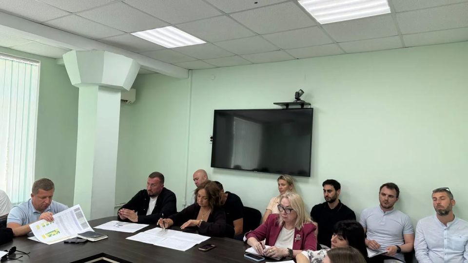 Сегодня совместно с Оксаной Ивановной Сацик, ГКУ «Служба автомобильных дорог Крыма» и АО «Крымавтодор» провели расширенное совещание по вопросам развития автомобильных дорог регионального и межмуниципального значения... Сегодня совместно с Оксаной Ивановной Сацик, ГКУ «Служба автомобильных дорог Крыма» и АО «Крымавтодор» провели расширенное совещание по вопросам развития автомобильных дорог регионального и межмуниципального значения...