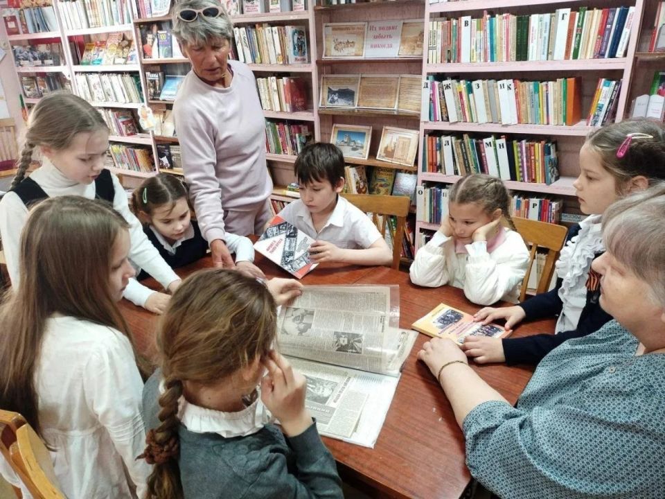 Галина Огнёва: Уважаемые работники и ветераны библиотечной системы Алуштинского муниципалитета! От всего сердца поздравляю вас с профессиональным праздником – Общероссийским днем библиотек! Галина Огнёва: Уважаемые работники и ветераны библиотечной системы Алуштинского муниципалитета! От всего сердца поздравляю вас с профессиональным праздником – Общероссийским днем библиотек!