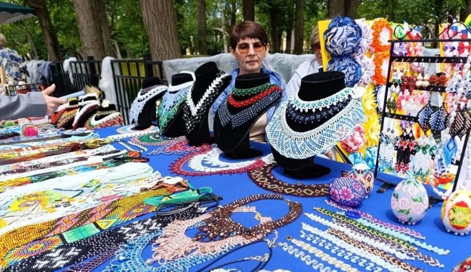 В Крыму выбрали лучших мастеров сувениров В Крыму выбрали лучших мастеров сувениров