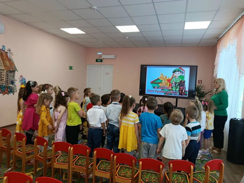 В Крыму детсадовцы отметили День пограничника В Крыму детсадовцы отметили День пограничника