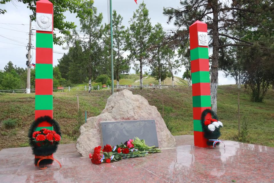 Сегодня в России отмечается 108-я годовщина со дня образования пограничных войск Сегодня в России отмечается 108-я годовщина со дня образования пограничных войск