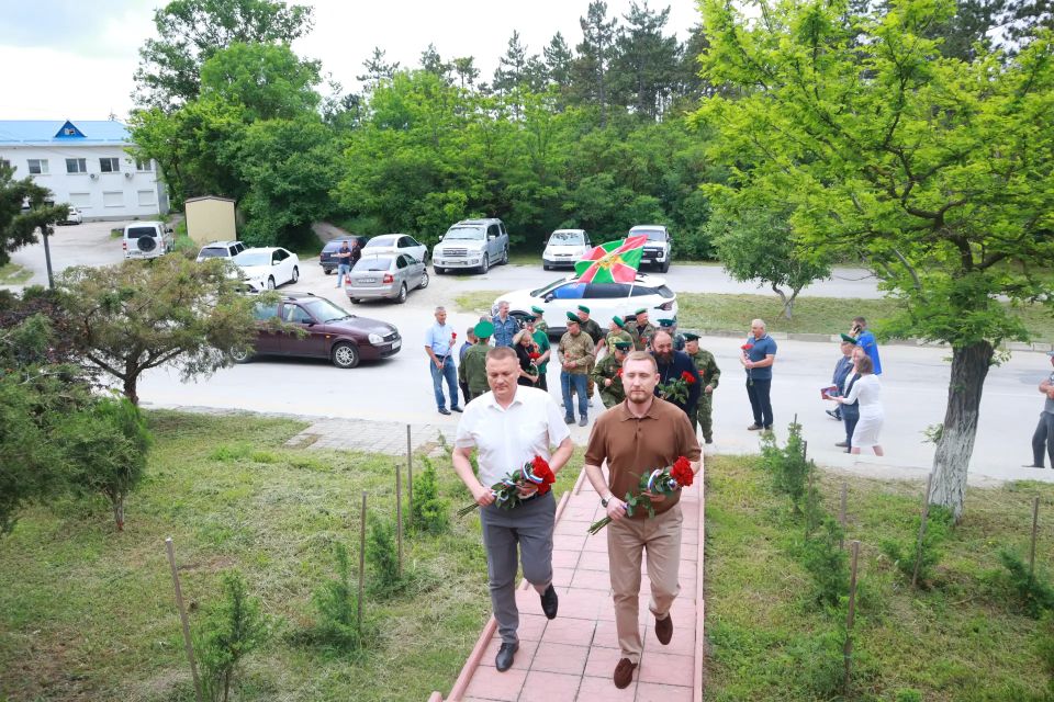Сегодня в России отмечается 108-я годовщина со дня образования пограничных войск Сегодня в России отмечается 108-я годовщина со дня образования пограничных войск