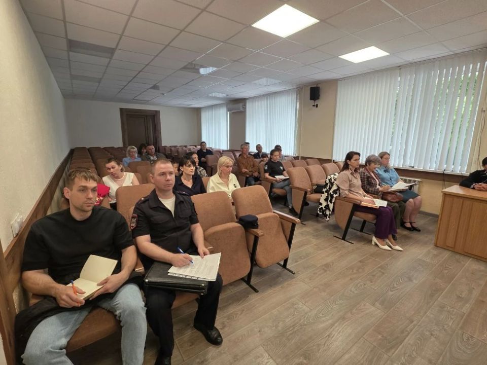 Под председательством первого заместителя главы Администрации — начальника отдела Елены Сергиенко состоялось очередное заседание комиссии по делам несовершеннолетних и защите их прав Под председательством первого заместителя главы Администрации — начальника отдела Елены Сергиенко состоялось очередное заседание комиссии по делам несовершеннолетних и защите их прав
