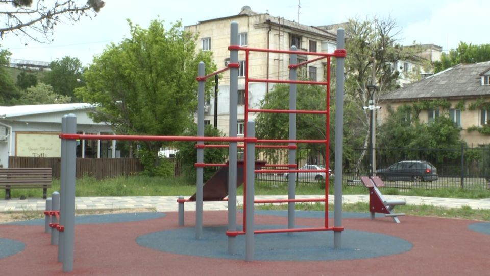 В гостях у курочки. После благоустройства открылось для посещения ещё одно общественное пространство в городе В гостях у курочки. После благоустройства открылось для посещения ещё одно общественное пространство в городе