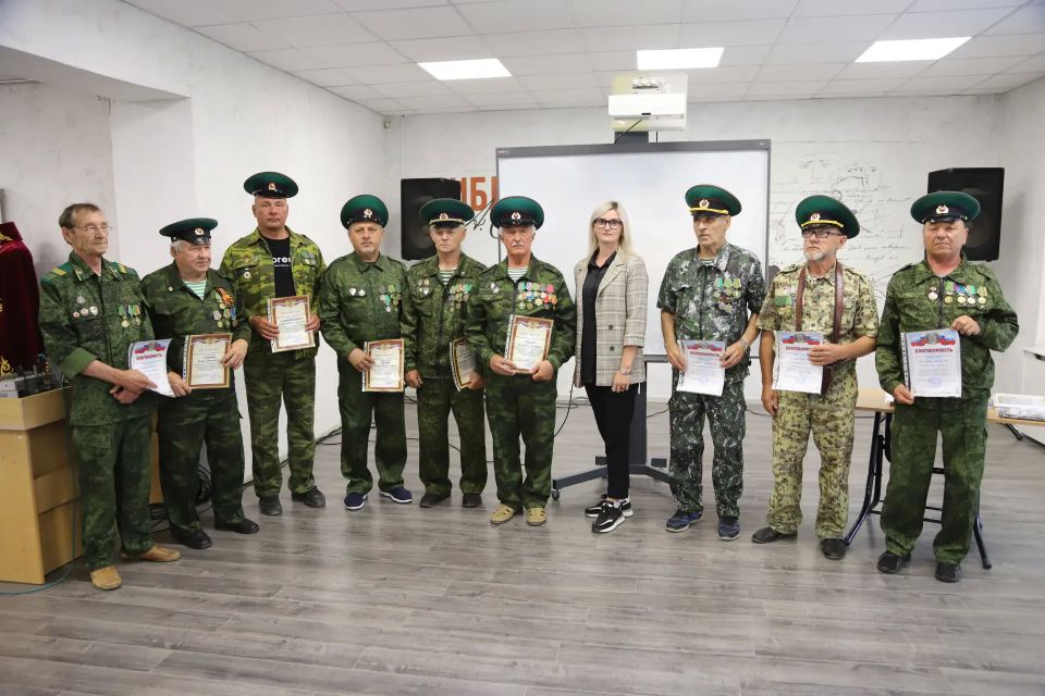 В Центральной районной библиотеке имени А.С. Пушкина прошло мероприятие, посвященное 108-й годовщине со дня образования пограничных войск В Центральной районной библиотеке имени А.С. Пушкина прошло мероприятие, посвященное 108-й годовщине со дня образования пограничных войск