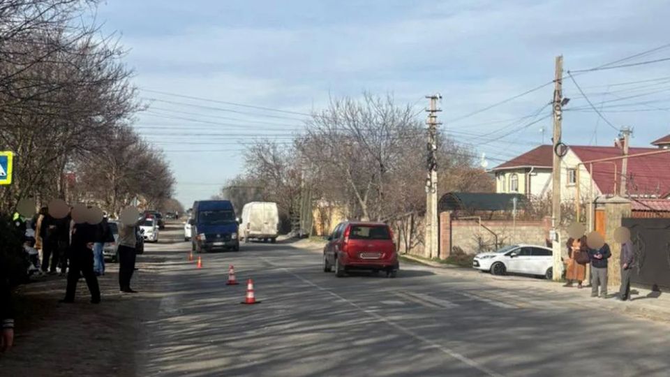 Водитель, насмерть сбивший подростка под Симферополем, получил три года колонии Водитель, насмерть сбивший подростка под Симферополем, получил три года колонии