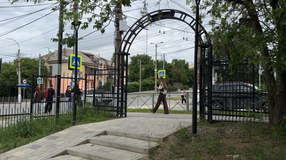 В гостях у курочки. После благоустройства открылось для посещения ещё одно общественное пространство в городе В гостях у курочки. После благоустройства открылось для посещения ещё одно общественное пространство в городе