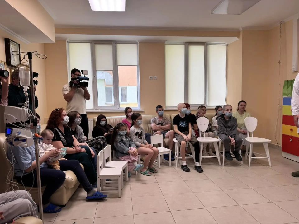 Председатель Госсовета Крыма Владимир Константинов посетил Республиканскую детскую клиническую больницу Председатель Госсовета Крыма Владимир Константинов посетил Республиканскую детскую клиническую больницу