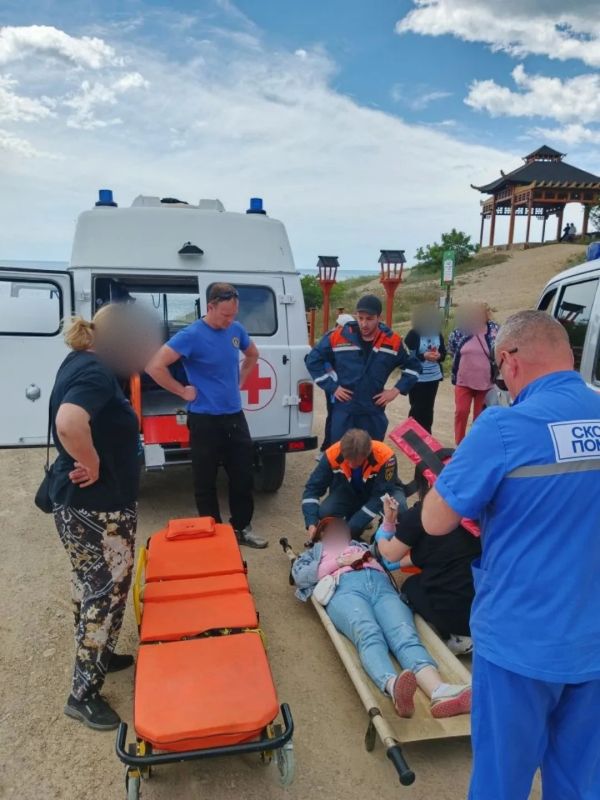 Оказание помощи травмировавшейся туристке на мысе Алчак Оказание помощи травмировавшейся туристке на мысе Алчак