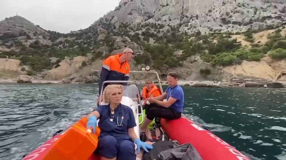 Спасатели Судакского АСО "КРЫМ-СПАС" оказали помощь туристу в пгт
