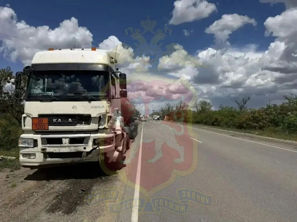 Водитель легковушки смертельно травмировался в ДТП с автобусом и грузовиком в Джанкойском районе Водитель легковушки смертельно травмировался в ДТП с автобусом и грузовиком в Джанкойском районе