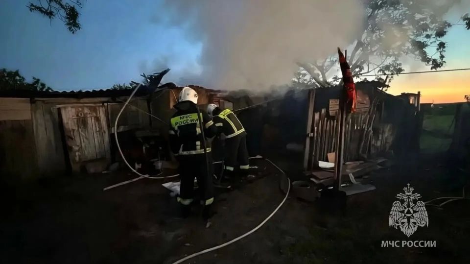 В Кировском районе пожарные оперативно ликвидировали возгорание хозяйственной постройки В Кировском районе пожарные оперативно ликвидировали возгорание хозяйственной постройки
