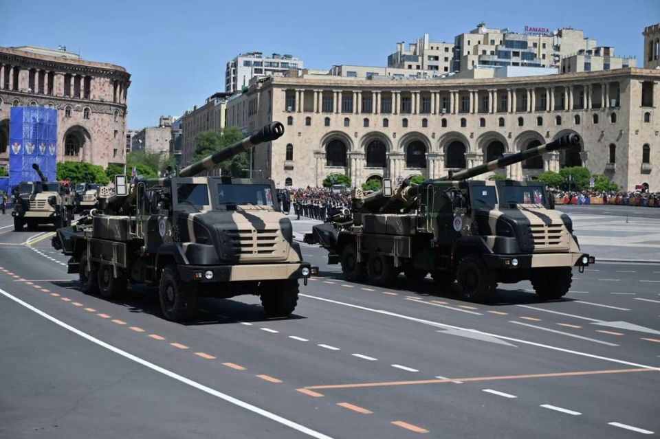 Прощание славянки. в исполнении Пашиняна на параде Прощание славянки. в исполнении Пашиняна на параде