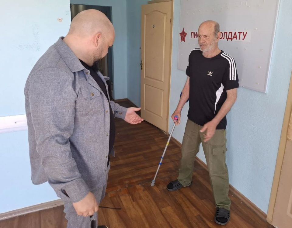 Заехал в пункт временного размещения, где живут наши подопечные, чьими проблемами сейчас занимаемся Заехал в пункт временного размещения, где живут наши подопечные, чьими проблемами сейчас занимаемся