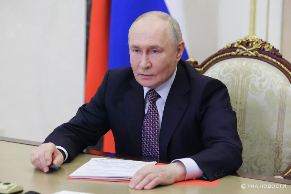 Путин поручил ФСБ обеспечить бесперебойную работу важнейших сервисов в период ограничения интернета
