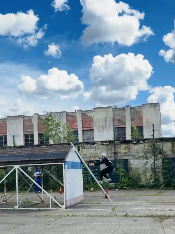 Ялтинские юниоры – лучшие в пожарно-спасательном спорте Крыма Ялтинские юниоры – лучшие в пожарно-спасательном спорте Крыма
