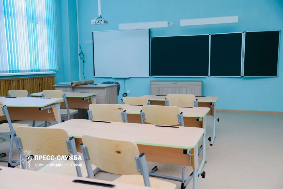 В Евпатории стартовал основной период сдачи ЕГЭ