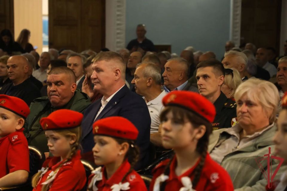 В Крыму при содействии Росгвардии проведены торжественные мероприятия, приуроченные к 59-й годовщине основания военного училища В Крыму при содействии Росгвардии проведены торжественные мероприятия, приуроченные к 59-й годовщине основания военного училища