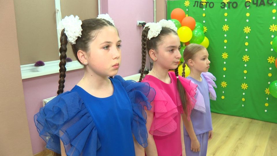 Ура, каникулы!. В Симферополе открылись летние площадки Ура, каникулы!. В Симферополе открылись летние площадки