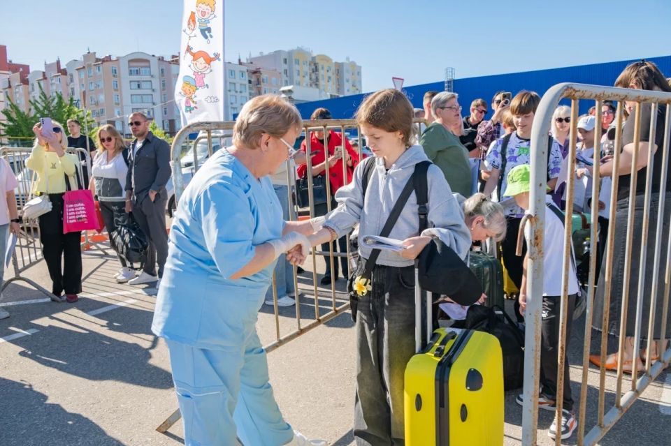 Михаил Развожаев: Стартовала летняя оздоровительная кампания для севастопольских школьников Михаил Развожаев: Стартовала летняя оздоровительная кампания для севастопольских школьников
