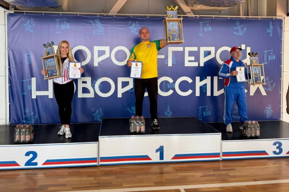 Крымские спортсмены — призёры Всероссийских соревнований по армрестлингу Крымские спортсмены — призёры Всероссийских соревнований по армрестлингу