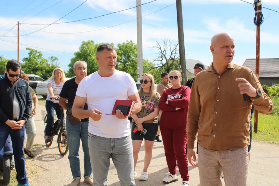 Игорь Крутьков: Сегодня состоялась одна из самых ожидаемых встреч с собственниками земельных участков в СНТ «Аджимушкаец» Игорь Крутьков: Сегодня состоялась одна из самых ожидаемых встреч с собственниками земельных участков в СНТ «Аджимушкаец»