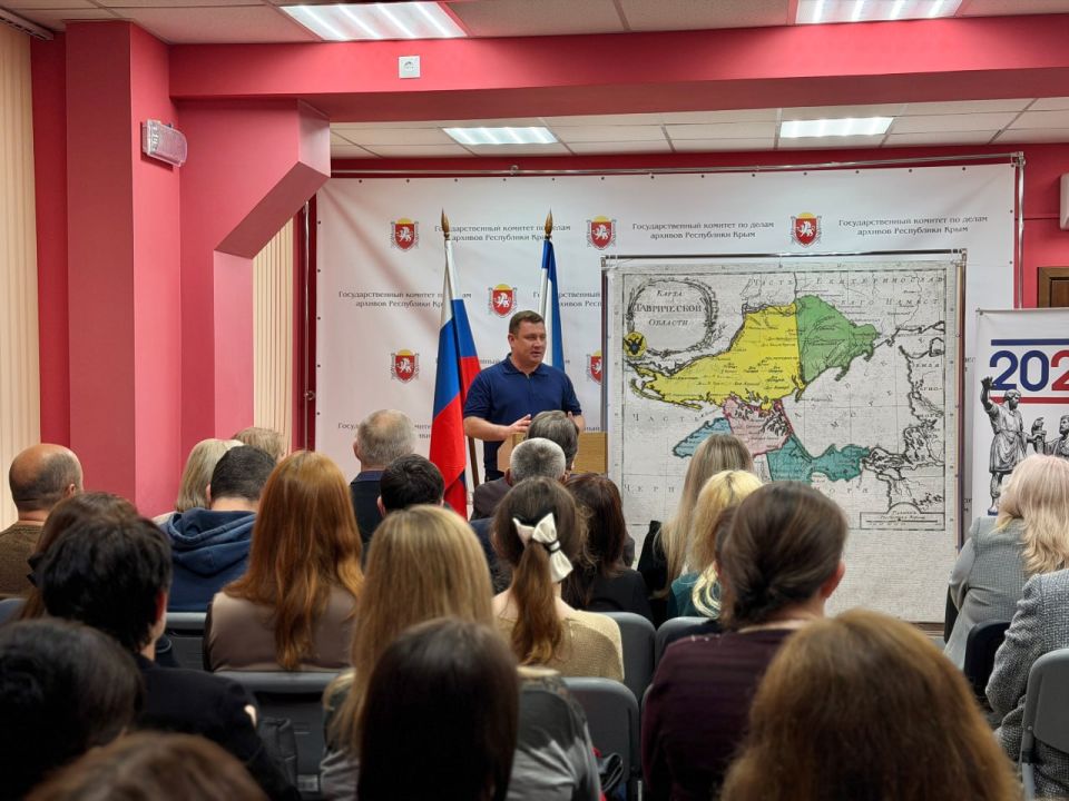 Юрий Нестеренко: В ходе встречи с коллективом Государственного комитета по делам архивов Республики Крым, обсудили большую просветительская работу государственных и муниципальных архивов, в том числе с молодёжью Юрий Нестеренко: В ходе встречи с коллективом Государственного комитета по делам архивов Республики Крым, обсудили большую просветительская работу государственных и муниципальных архивов, в том числе с молодёжью