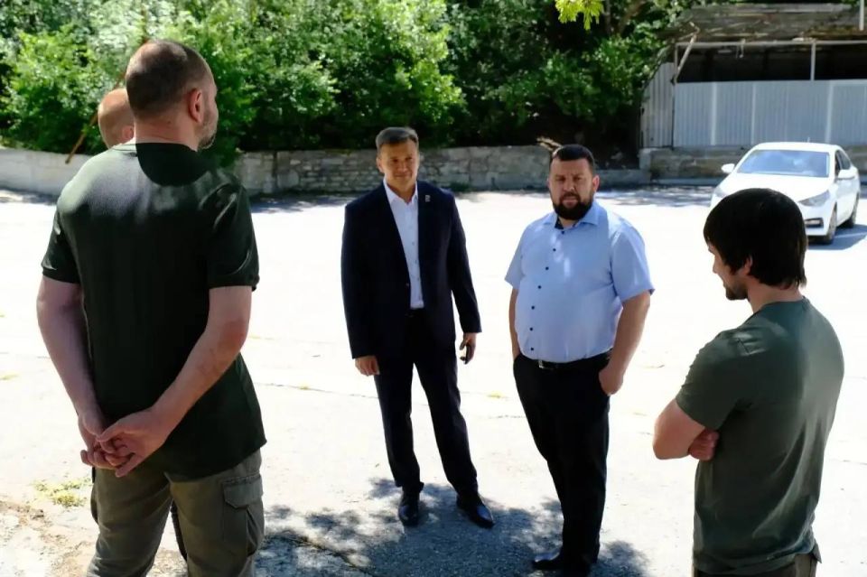 С сегодняшнего дня для жителей Ялты и туристов начала работу бесплатная парковка на 75 мест