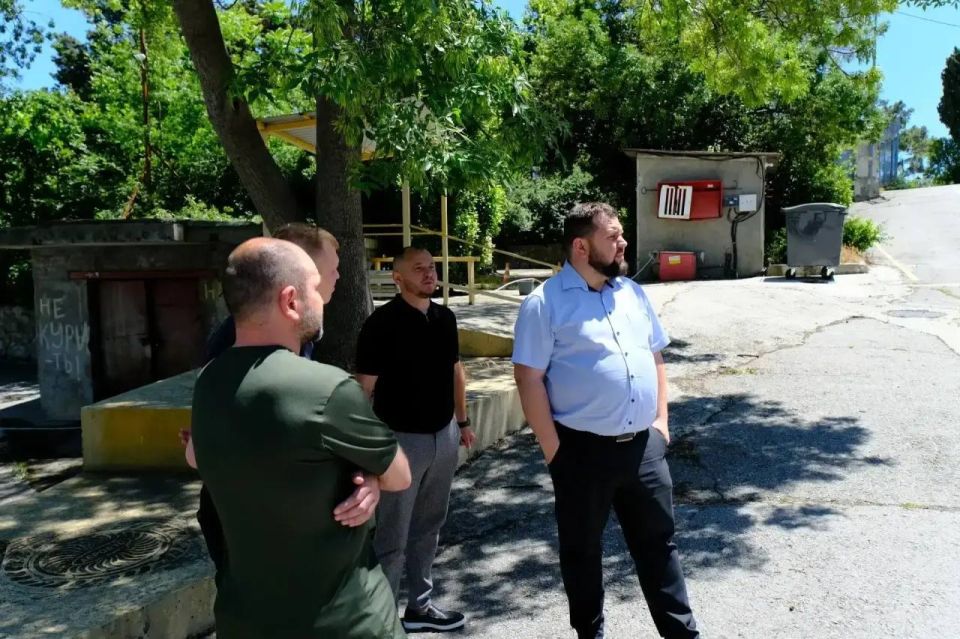 С сегодняшнего дня для жителей Ялты и туристов начала работу бесплатная парковка на 75 мест С сегодняшнего дня для жителей Ялты и туристов начала работу бесплатная парковка на 75 мест