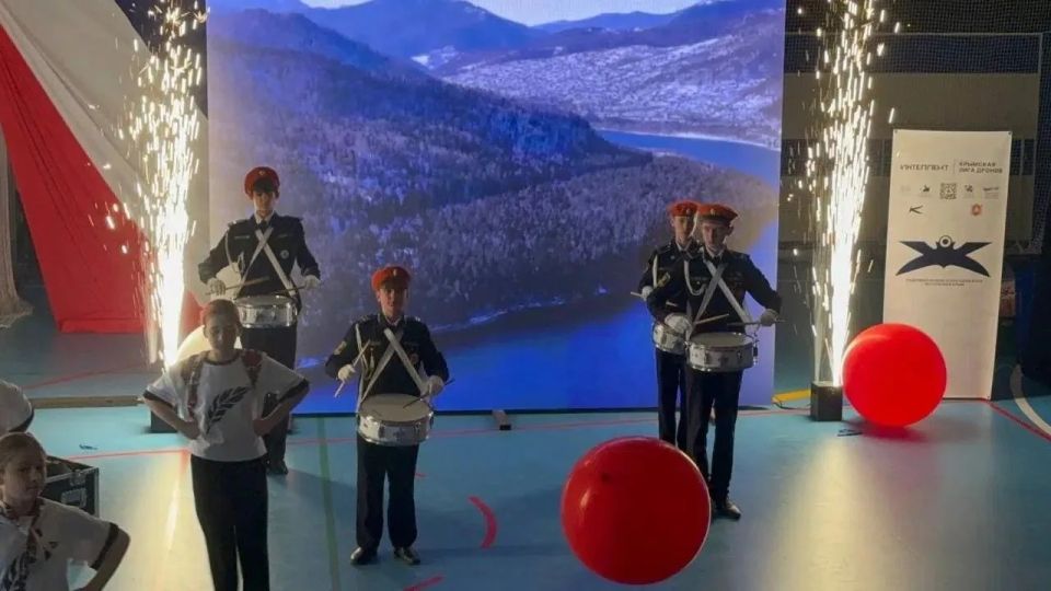 Будущее уже здесь: в Крыму впервые прошли живые гонки дронов! Будущее уже здесь: в Крыму впервые прошли живые гонки дронов!