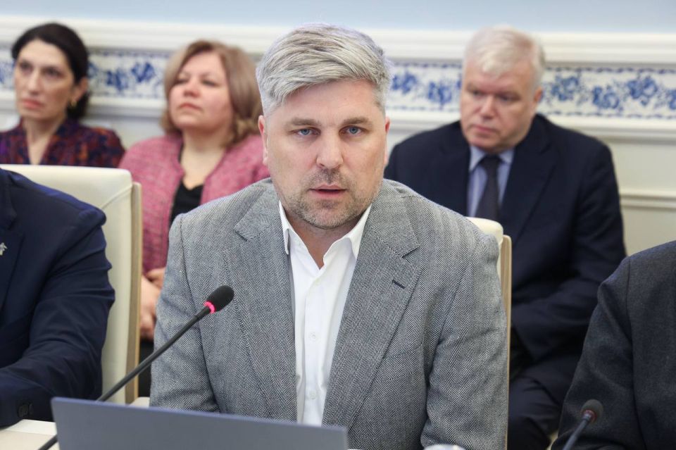Екатерина Алтабаева: Сегодня приняла участие в заседании Комитета СФ по науке, образованию и культуре, где мы обсудили рекомендации, выработанные по итогам встречи Председателя СФ Валентины Матвиенко с деятелями театрального... Екатерина Алтабаева: Сегодня приняла участие в заседании Комитета СФ по науке, образованию и культуре, где мы обсудили рекомендации, выработанные по итогам встречи Председателя СФ Валентины Матвиенко с деятелями театрального...