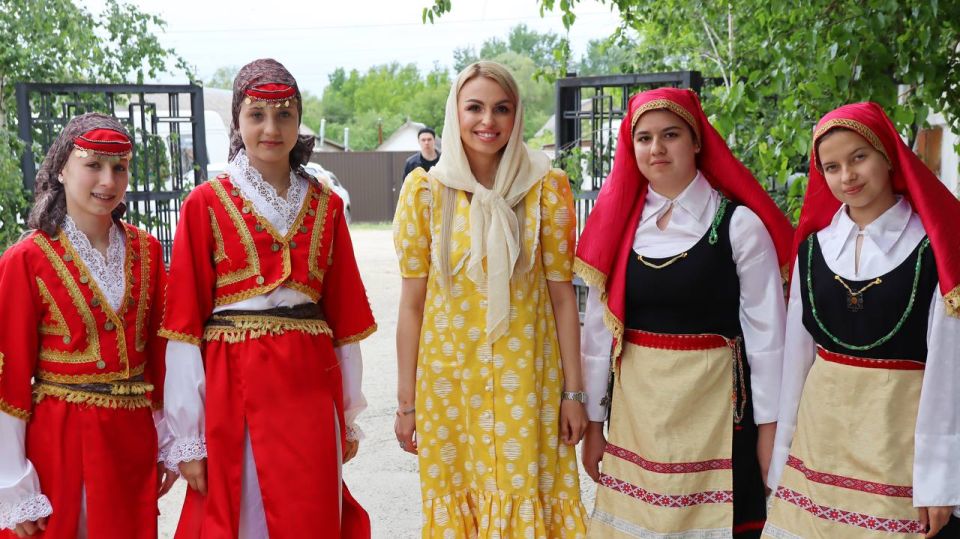 Анастасия Гридчина: Сегодня по приглашению Региональной национально-культурной автономии греков Республики Крым «Таврида» приняла участие в традиционном религиозном празднике Панаир, который ежегодно проходит в селе... Анастасия Гридчина: Сегодня по приглашению Региональной национально-культурной автономии греков Республики Крым «Таврида» приняла участие в традиционном религиозном празднике Панаир, который ежегодно проходит в селе...