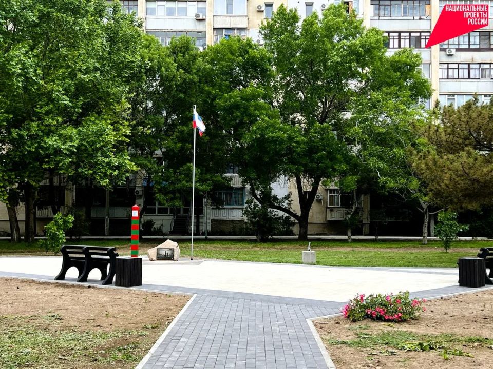 В Армянске благоустроили Сквер Строителей В Армянске благоустроили Сквер Строителей
