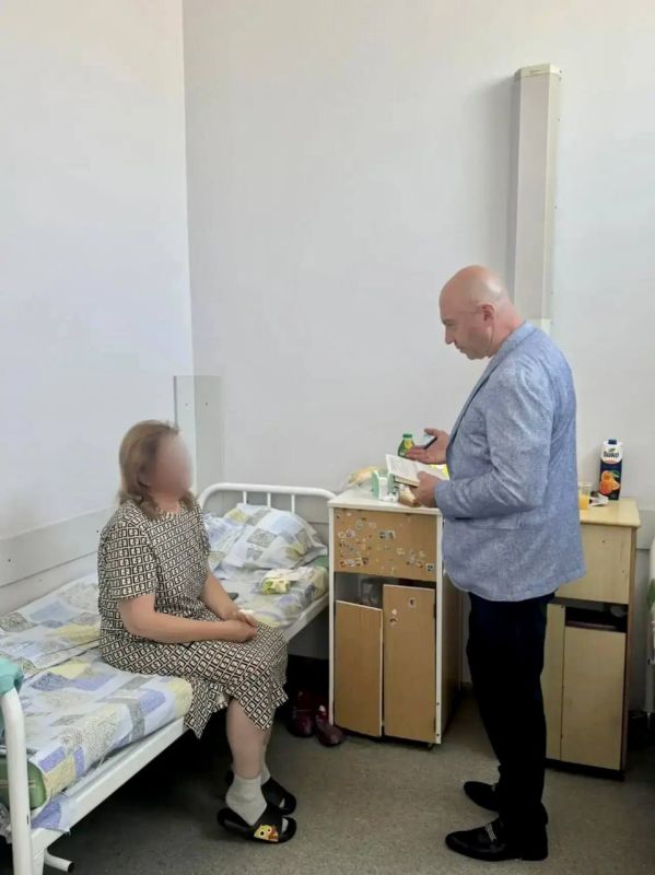 Шесть человек, пострадавших от атаки БПЛА ВСУ в Симферополе, остаются в больнице Шесть человек, пострадавших от атаки БПЛА ВСУ в Симферополе, остаются в больнице
