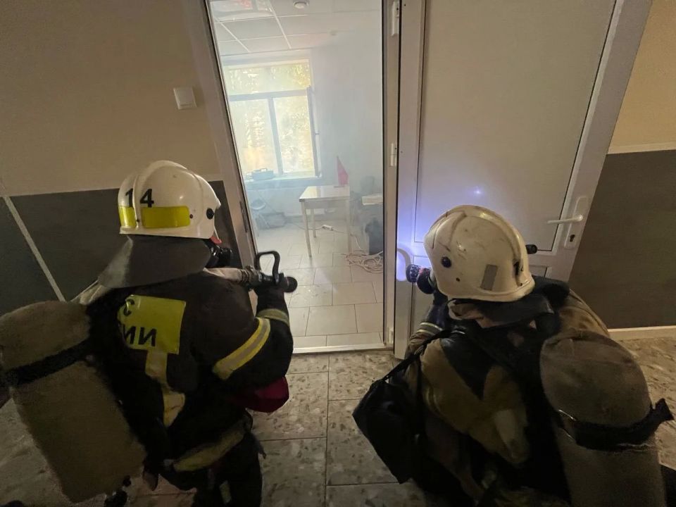 Пожарно-тактические учения в городской больнице Алушты Пожарно-тактические учения в городской больнице Алушты