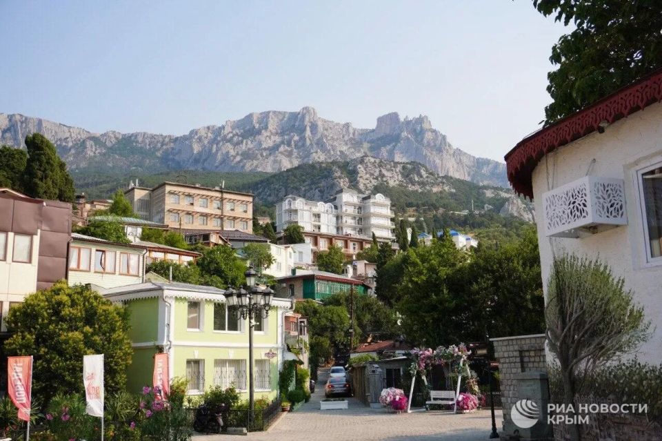 Алушта, Судак и Алупка возглавили топ популярных малых городов для отдыха летом