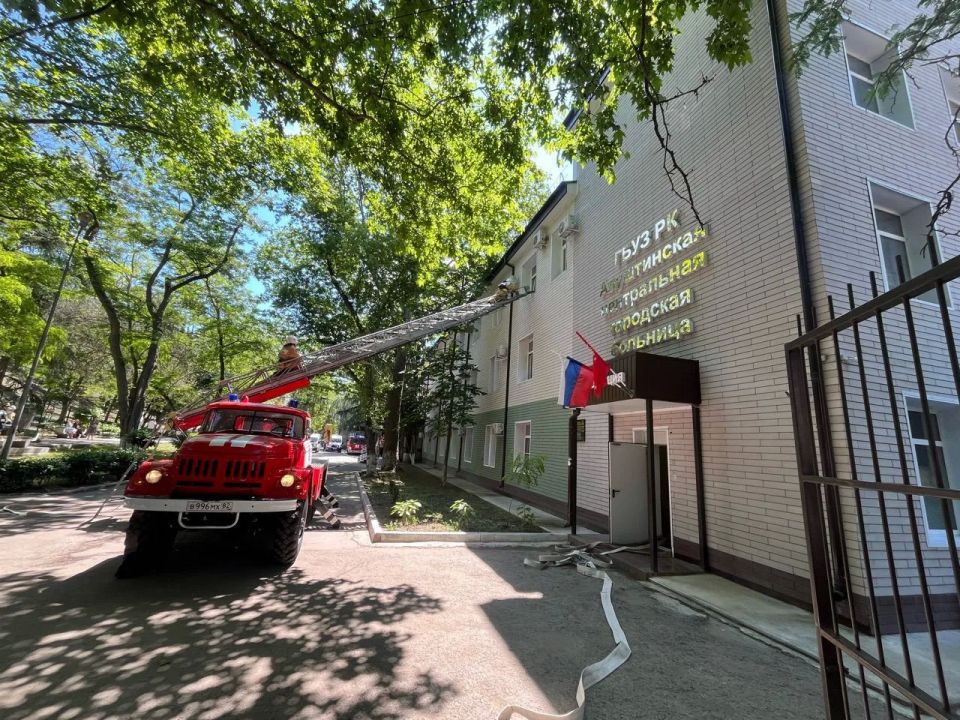 Пожарно-тактические учения в городской больнице Алушты